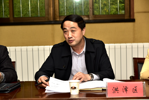 在座谈会上讲话盱眙县城建档案馆馆长在座谈会上讲话座谈会现场邱劲松