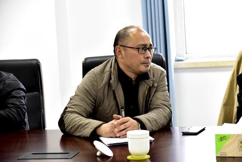 董事长赵日岭介绍集团情况刘立硕在服务企业座谈会上为企业出谋划策并