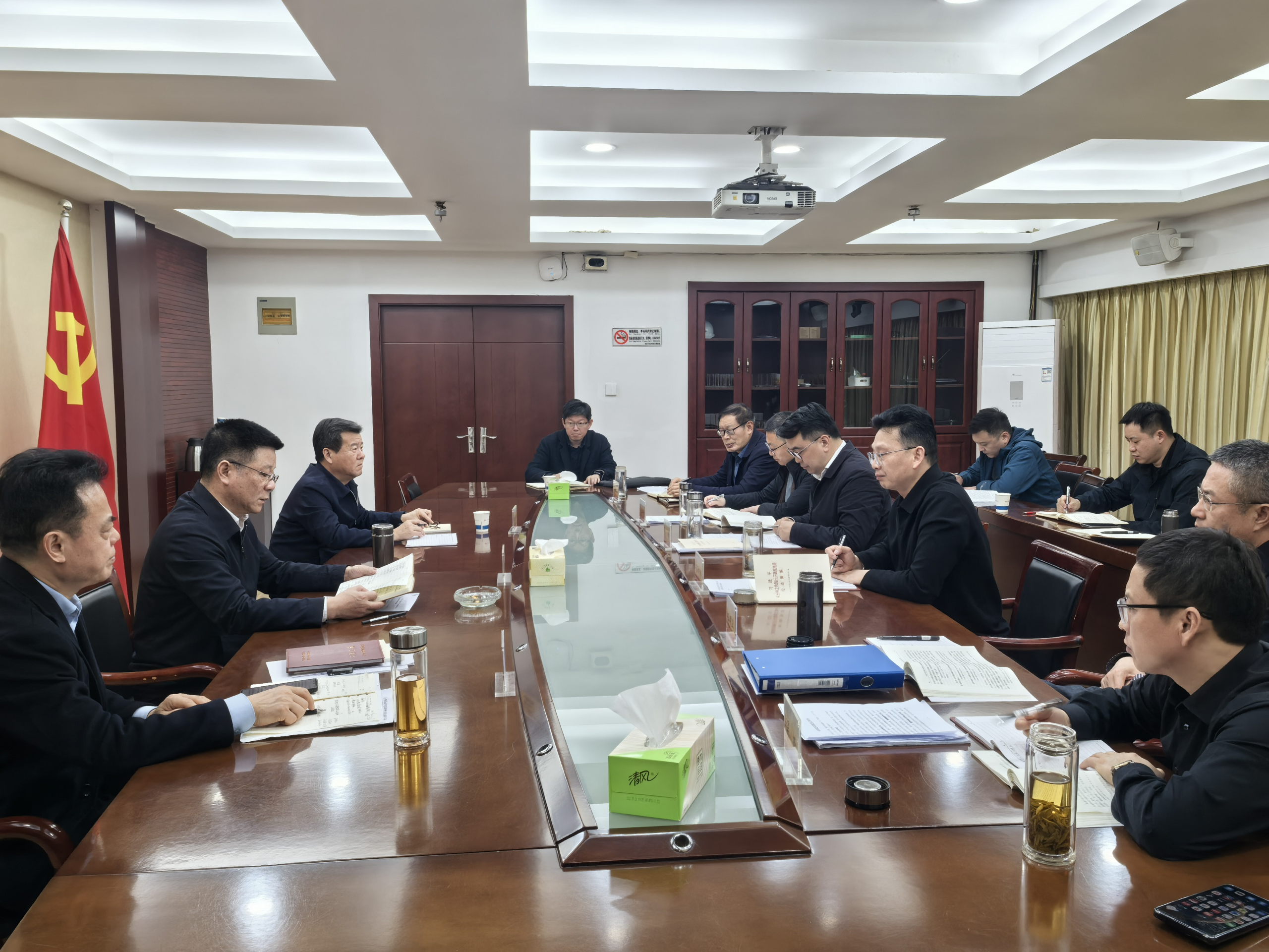 市住建局召开专题会议部署清明节前安全生产工作